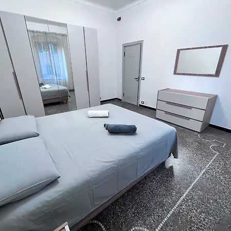 Laguna Apartment *